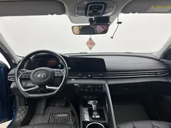 2021 Hyundai Elantra 1.5L CVT LUX Premium, синий — фото 8