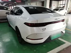 2025 BYD Qin PLUS DM-i PHEV Smart Driving 55km Leading, белый — фото 5