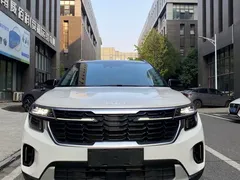 2023 Kia Seltos 1.5L CVT Luxury, белый — фото 2