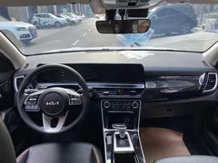 2023 Kia Seltos 1.5L CVT Luxury, белый — фото 17