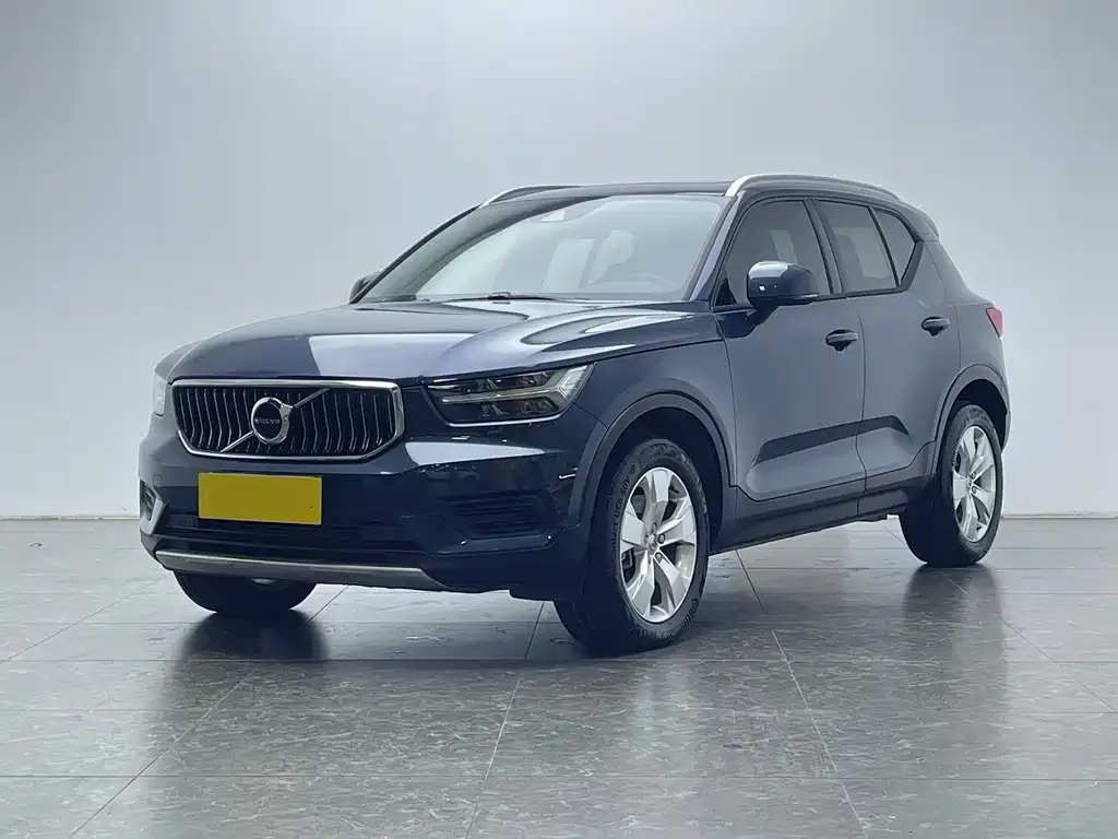 2021 Volvo XC40 4WD Fashion