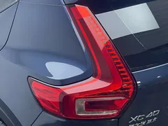 2021 Volvo XC40 4WD Fashion, чёрный — фото 12
