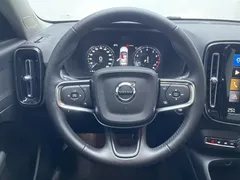 2021 Volvo XC40 4WD Fashion, чёрный — фото 18