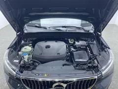 2021 Volvo XC40 4WD Fashion, чёрный — фото 19