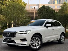 2021 Volvo XC60 4WD Luxury, белый — фото 1