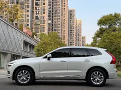 2021 Volvo XC60 4WD Luxury, белый — фото 4