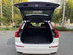 2021 Volvo XC60 4WD Luxury, белый — фото 12
