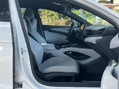 2022 BYD Seal 550km Standard Range RWD Premium, белый — фото 10