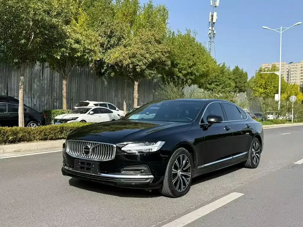 2021 Volvo S90