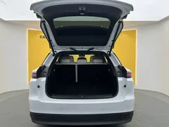 2025 Li Auto i6 4WD Standard, белый — фото 7