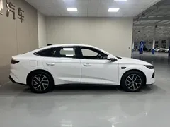 2025 BYD Qin L PHEV Smart Driving 120km, белый — фото 12