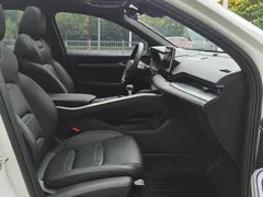 2023 Geely Preface 1.5TD Kunlun, белый — фото 8