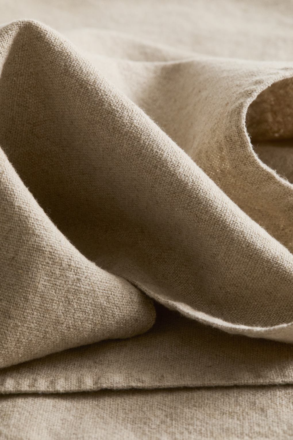 Набор из 4 салфеток из льняной смеси H&M Бежевый 45x45. Фото 3.