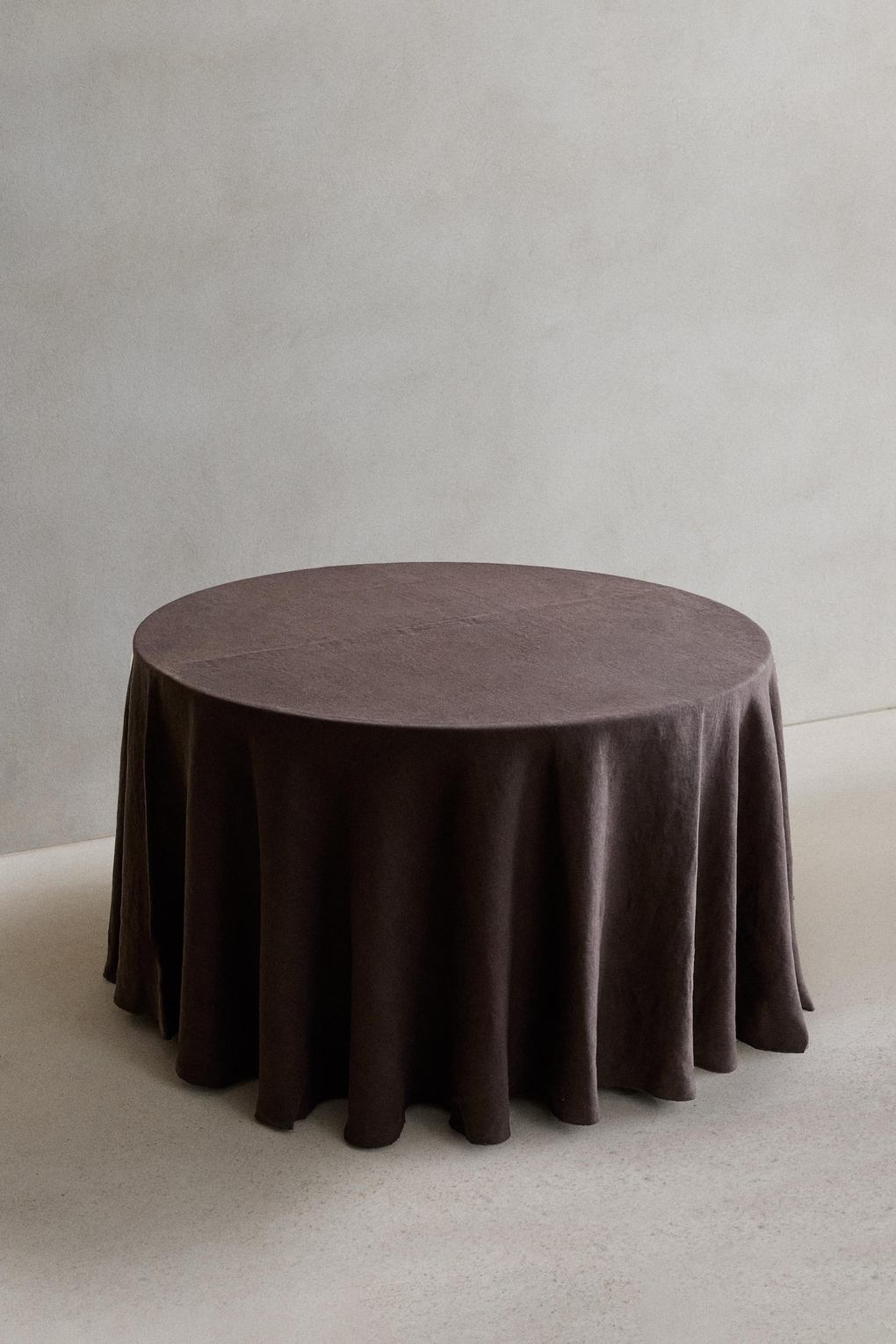 Скатерть ZARA HOME 2201/021, фиолетовый, 270 x 270 x 5 см. Фото 2.