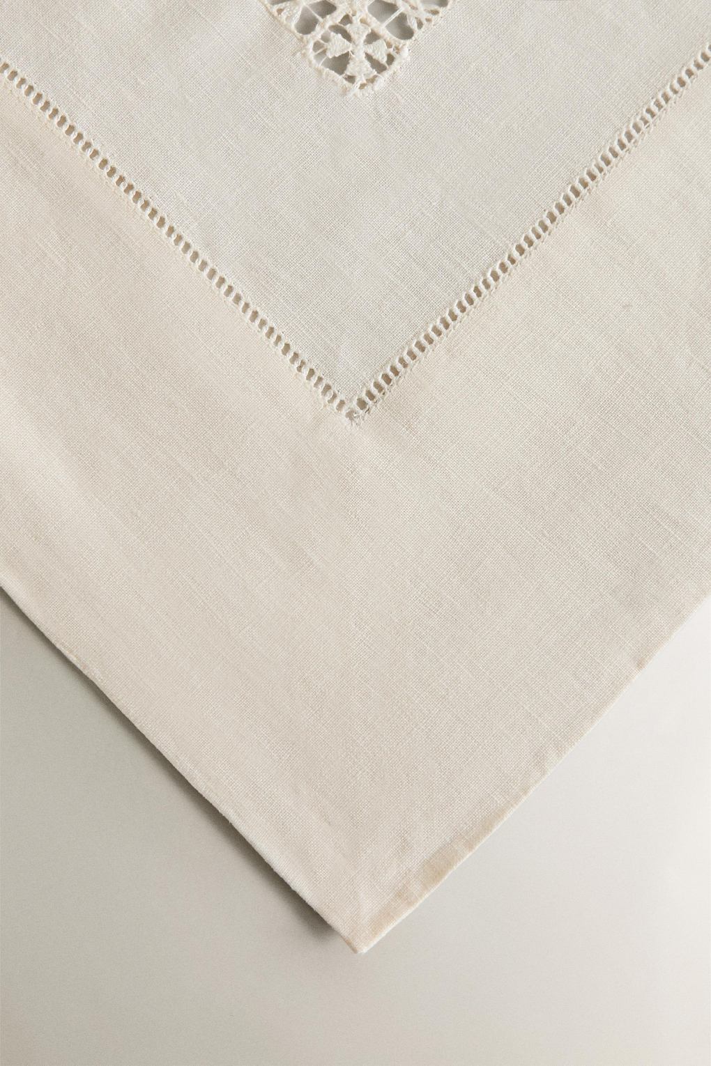 Скатерть ZARA HOME 4286/021, 170x250 см. Фото 3.