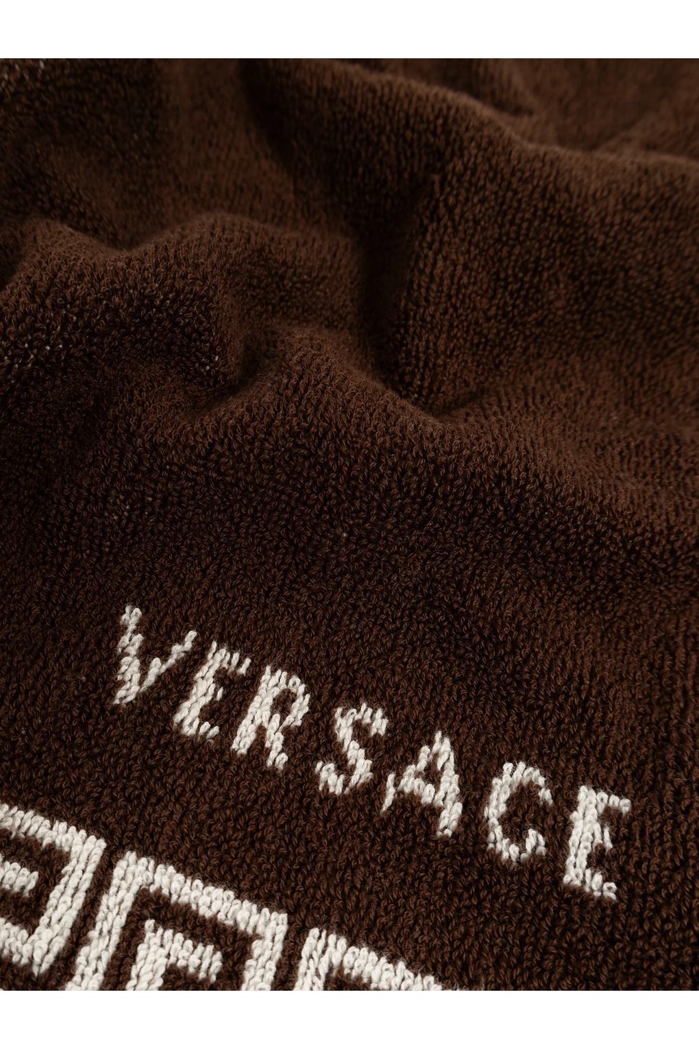 Полотенце с геометричной отделкой Versace. Фото 3.