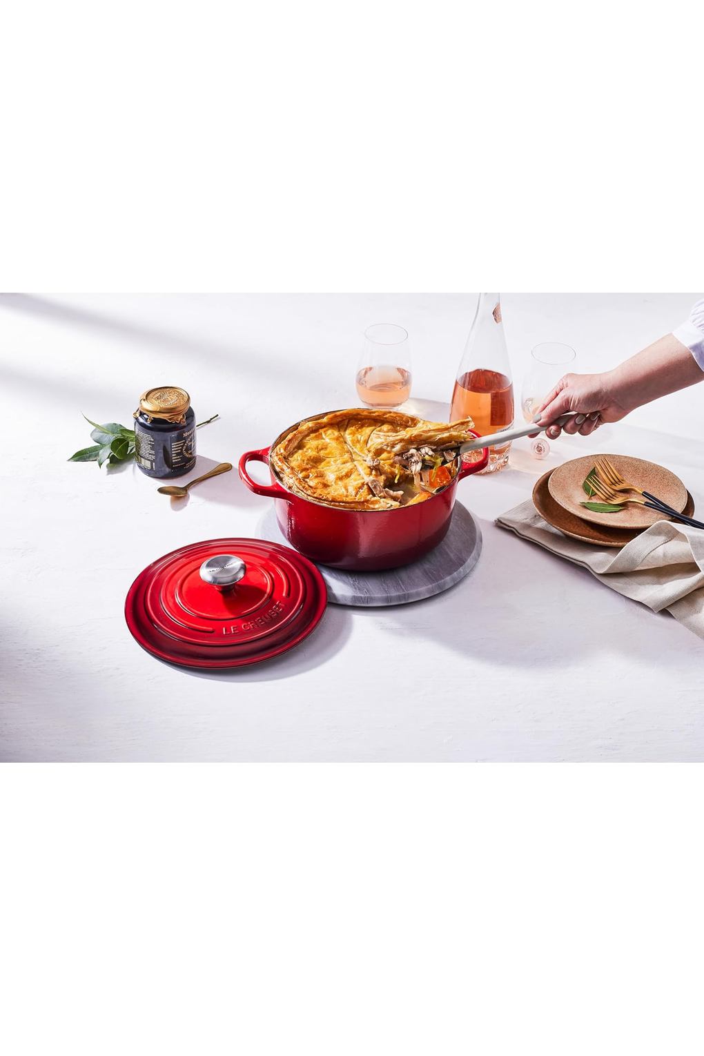 Кастрюля LE CREUSET B00US0G54M-BUNDLE чугун 5,5 л красная. Фото 6.