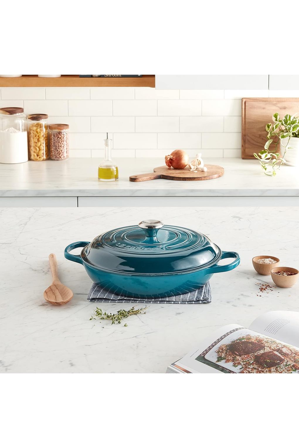 Жаровня LE CREUSET B07GBFS73W-BUNDLE чугун 3,5 л синяя. Фото 6.