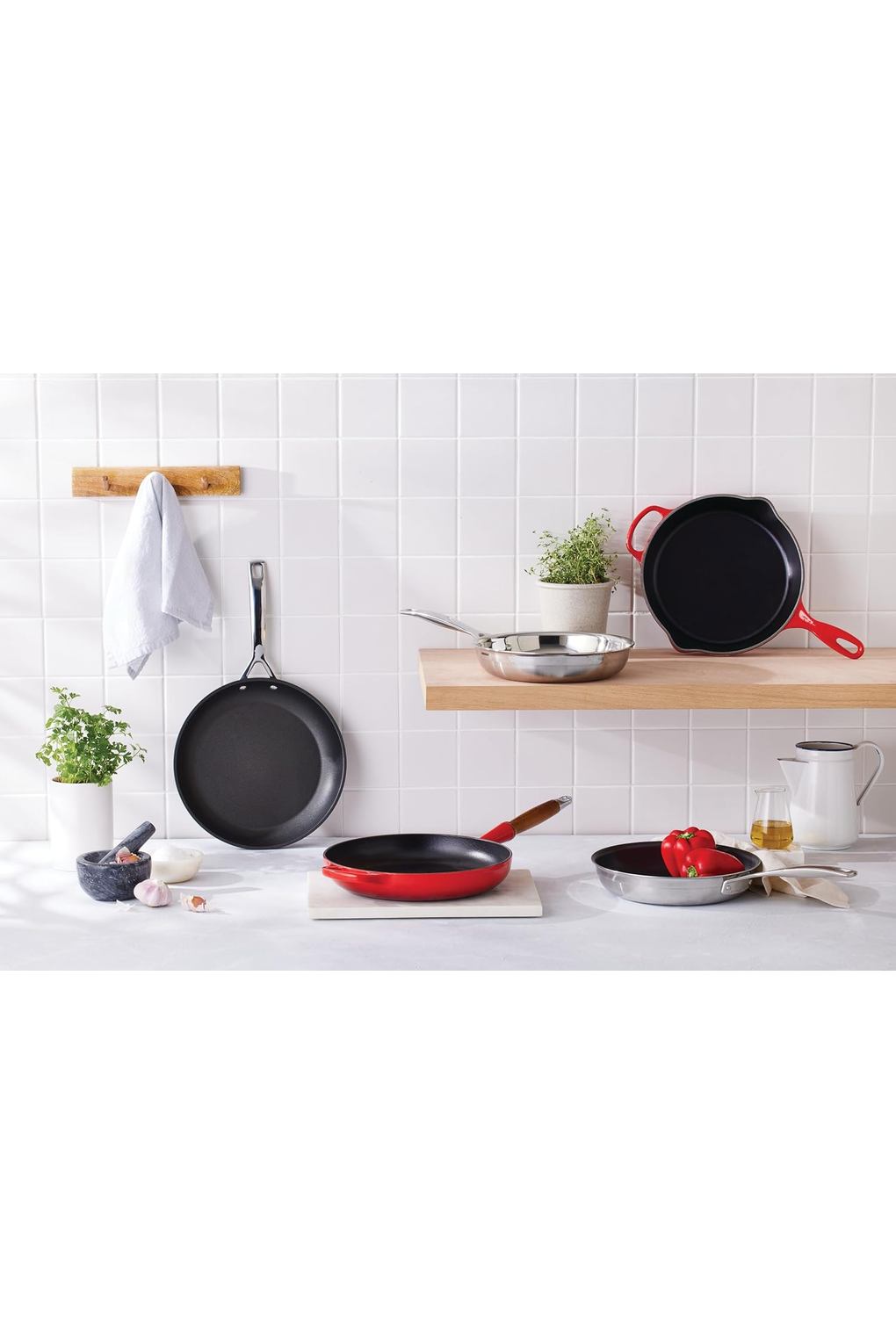 Вок LE CREUSET B07RPVHC66 чугун бордовый 26 см. Фото 6.