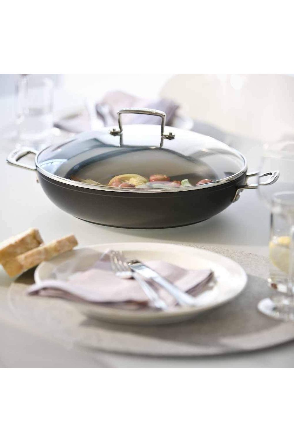 Вок LE CREUSET B0824BH6BL-BUNDLE алюминий 26 см. Фото 3.