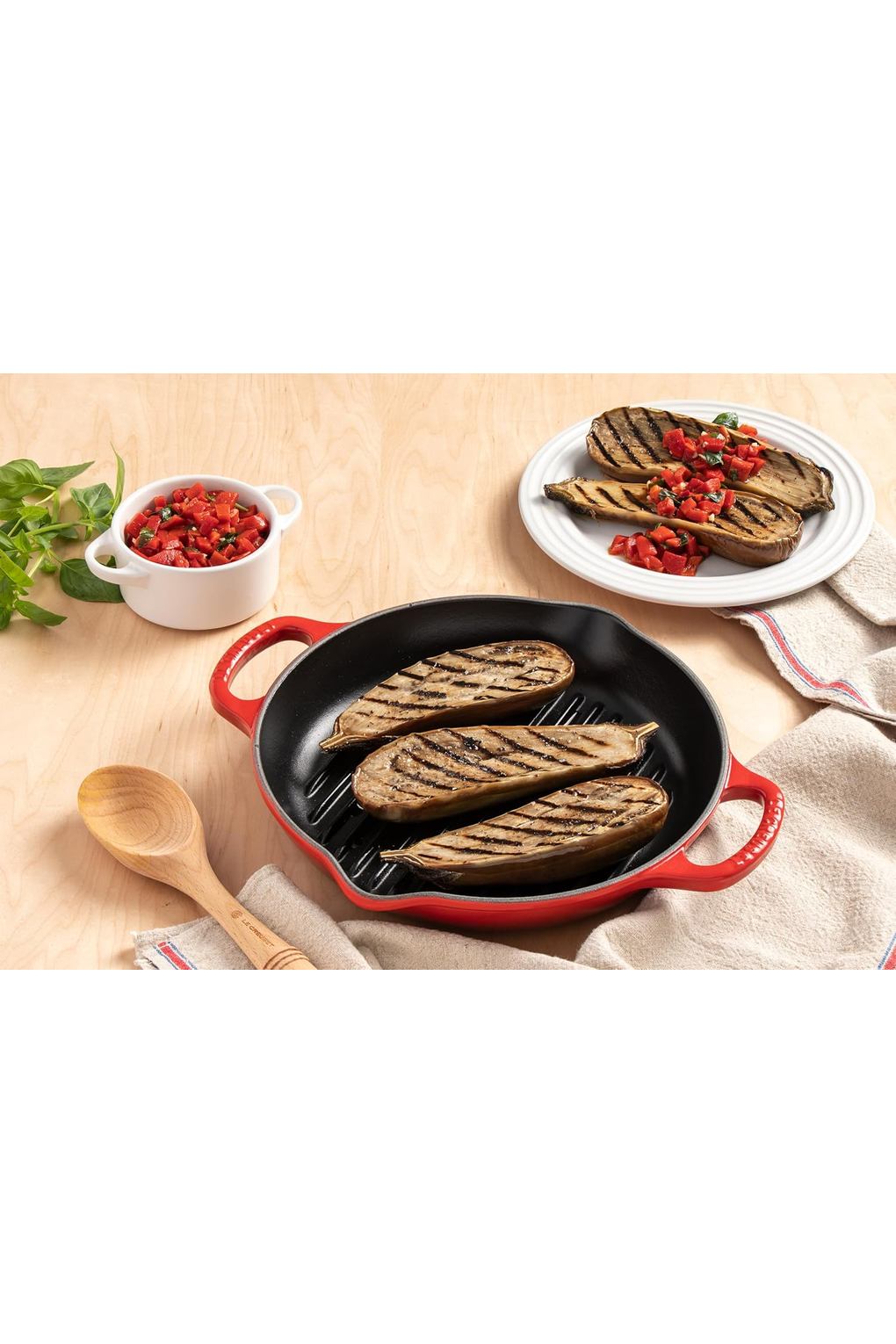 Вок LE CREUSET B086H3TJ24-BUNDLE чугун бордовый 25 см. Фото 2.