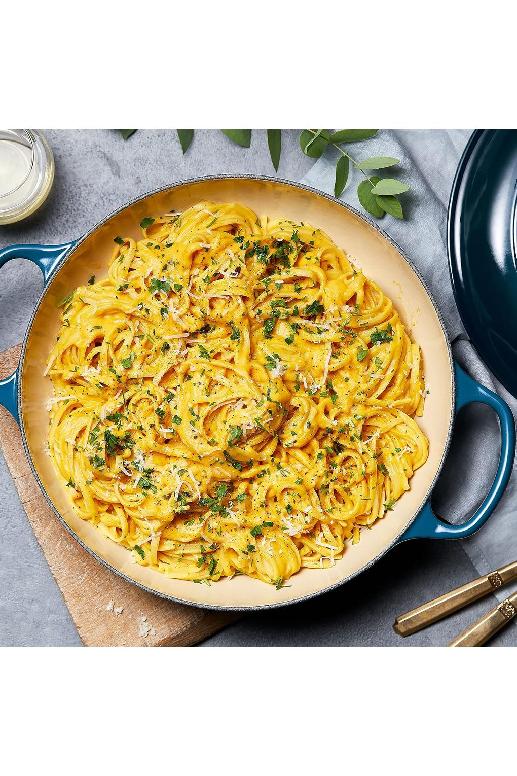 Жаровня LE CREUSET B07GBFS73W-BUNDLE чугун 2,2 л синяя. Фото 6.