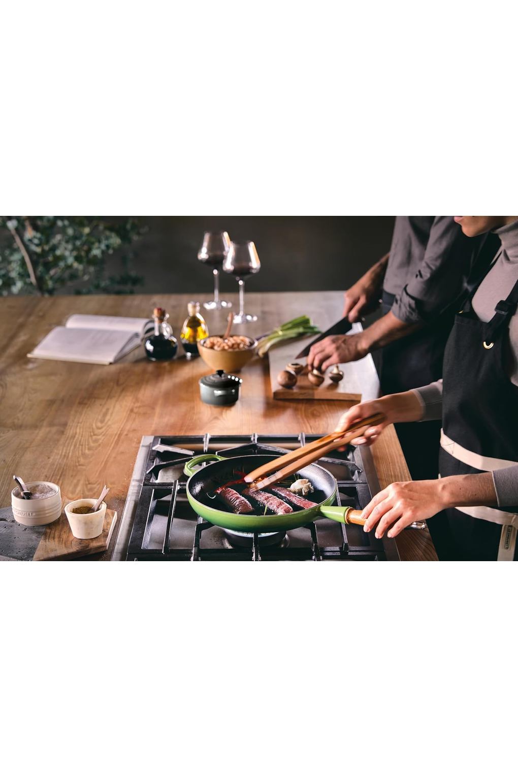 Сковорода LE CREUSET B09MZGHPTR-BUNDLE чугун 28 см. Фото 5.