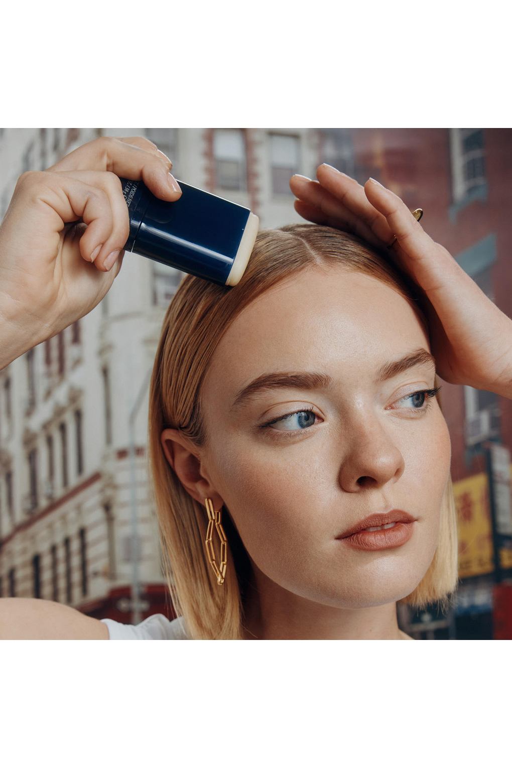 Воск для волос ORIBE Supershine Smoothing Wax Stick, 38 г. Фото 6.