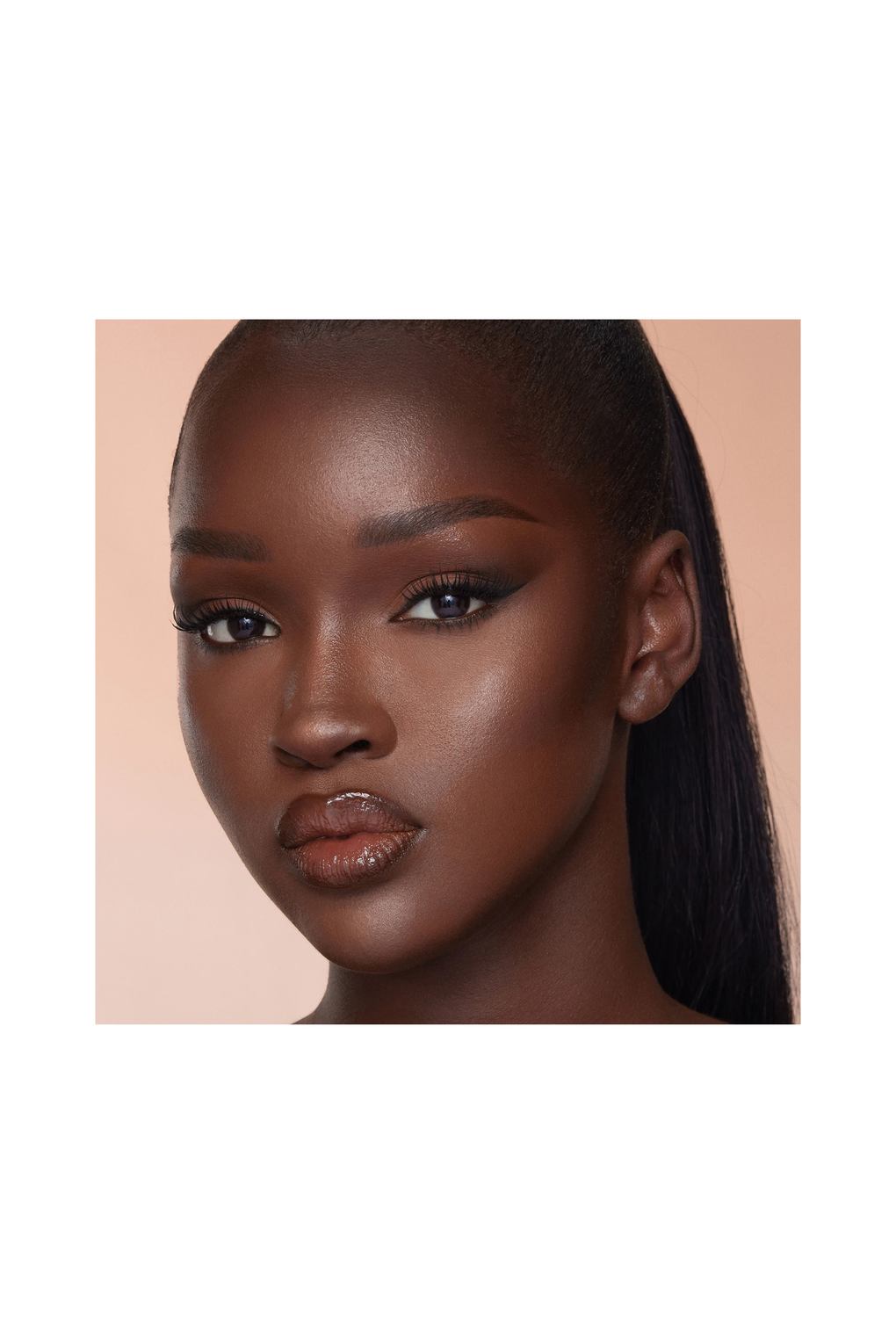 Тональный крем Charlotte Tilbury hollywood contour wand DEEP. Фото 3.