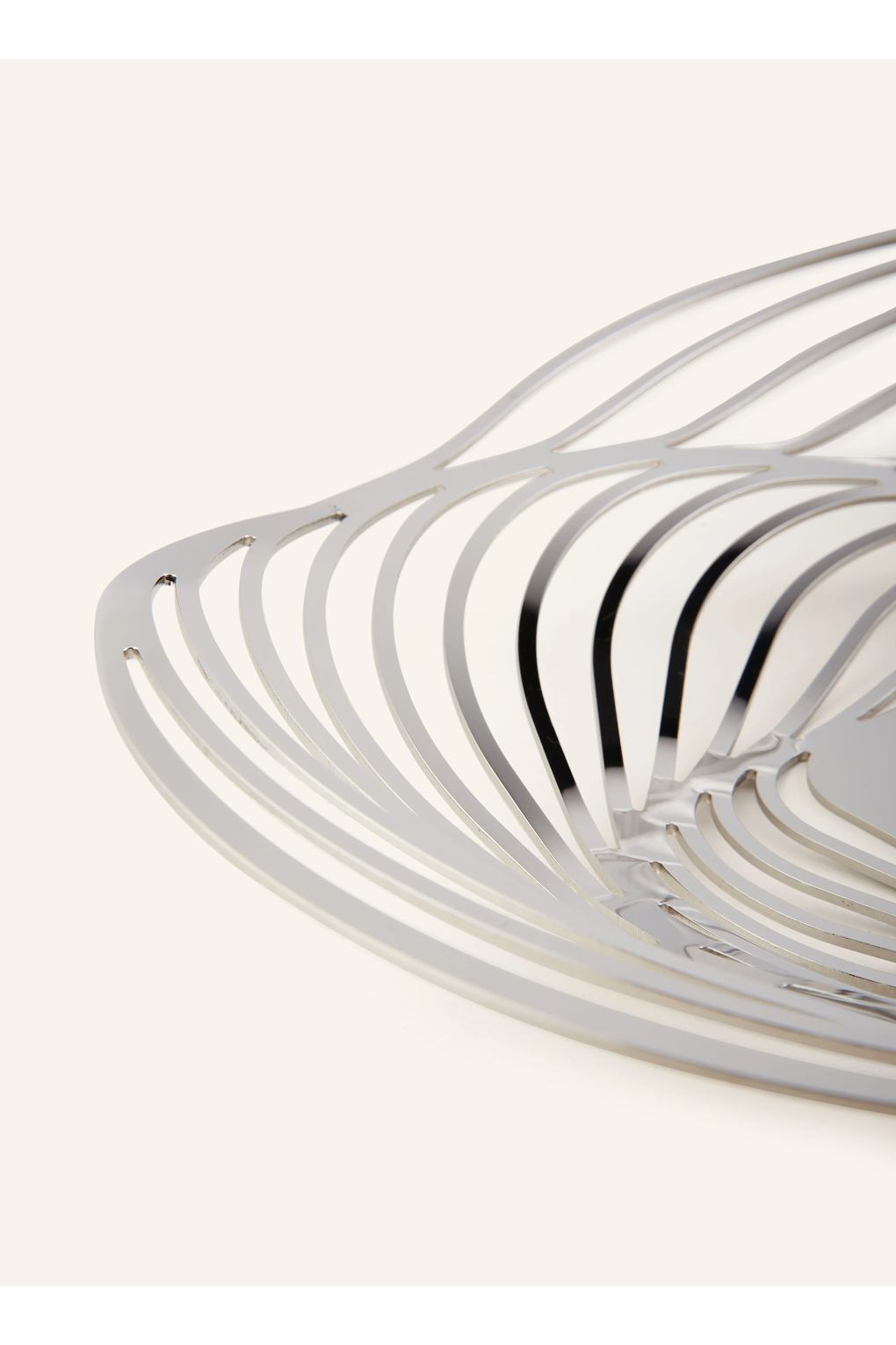Корзина для сервировки Alessi Trinity, 33 см, 8 см. Фото 5.