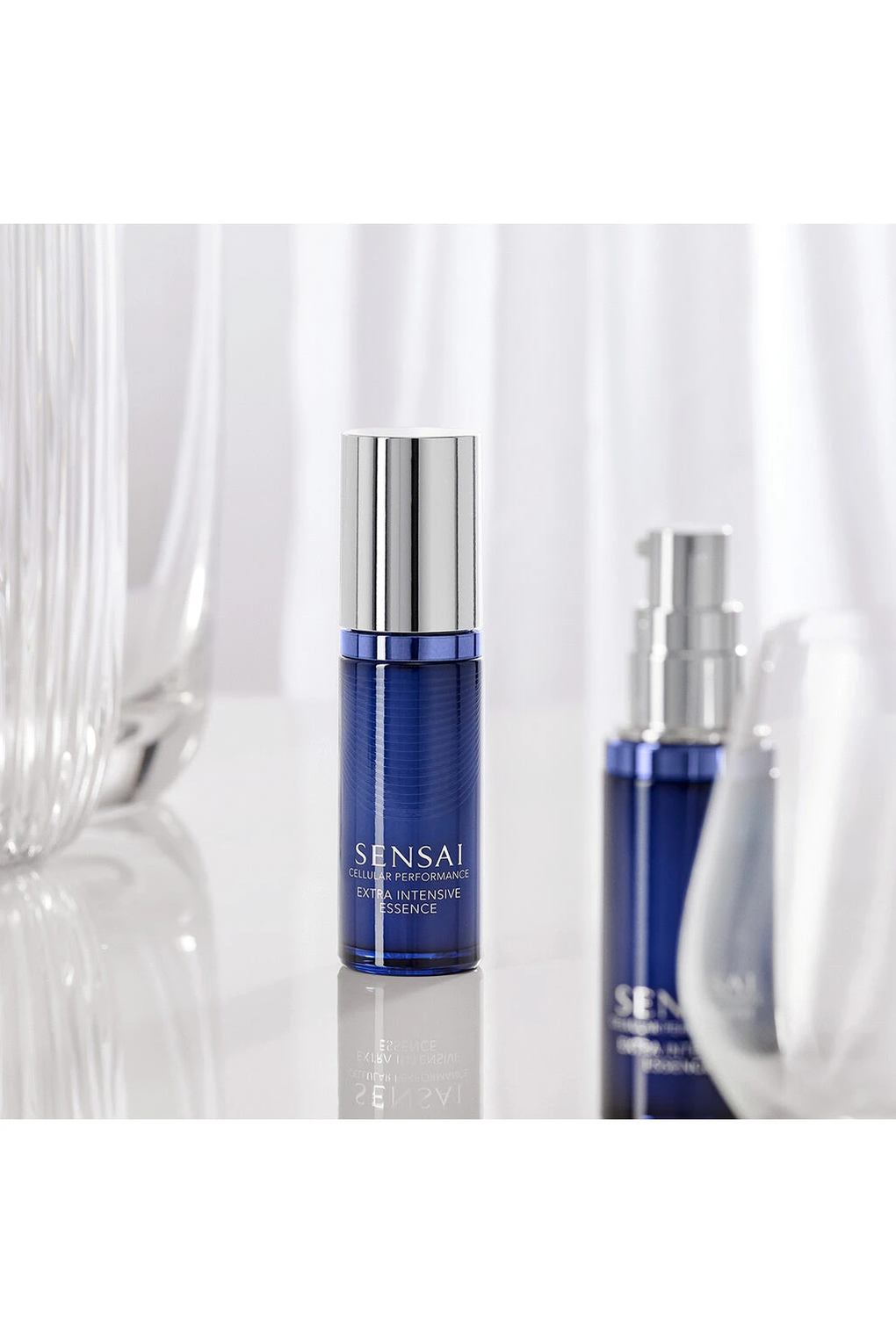 Sensai Cellular Performance Extra Intensive Essence Сыворотка для лица. Фото 3.