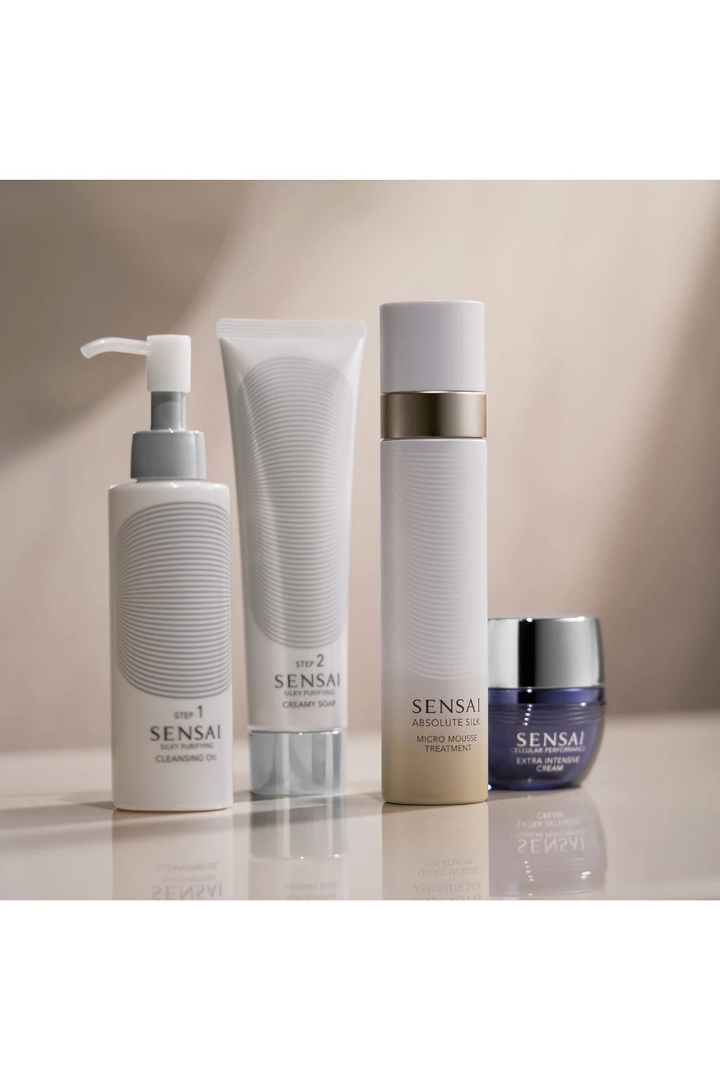 Sensai Absolute Silk Micro Mousse Treatment Лосьон для лица. Фото 6.
