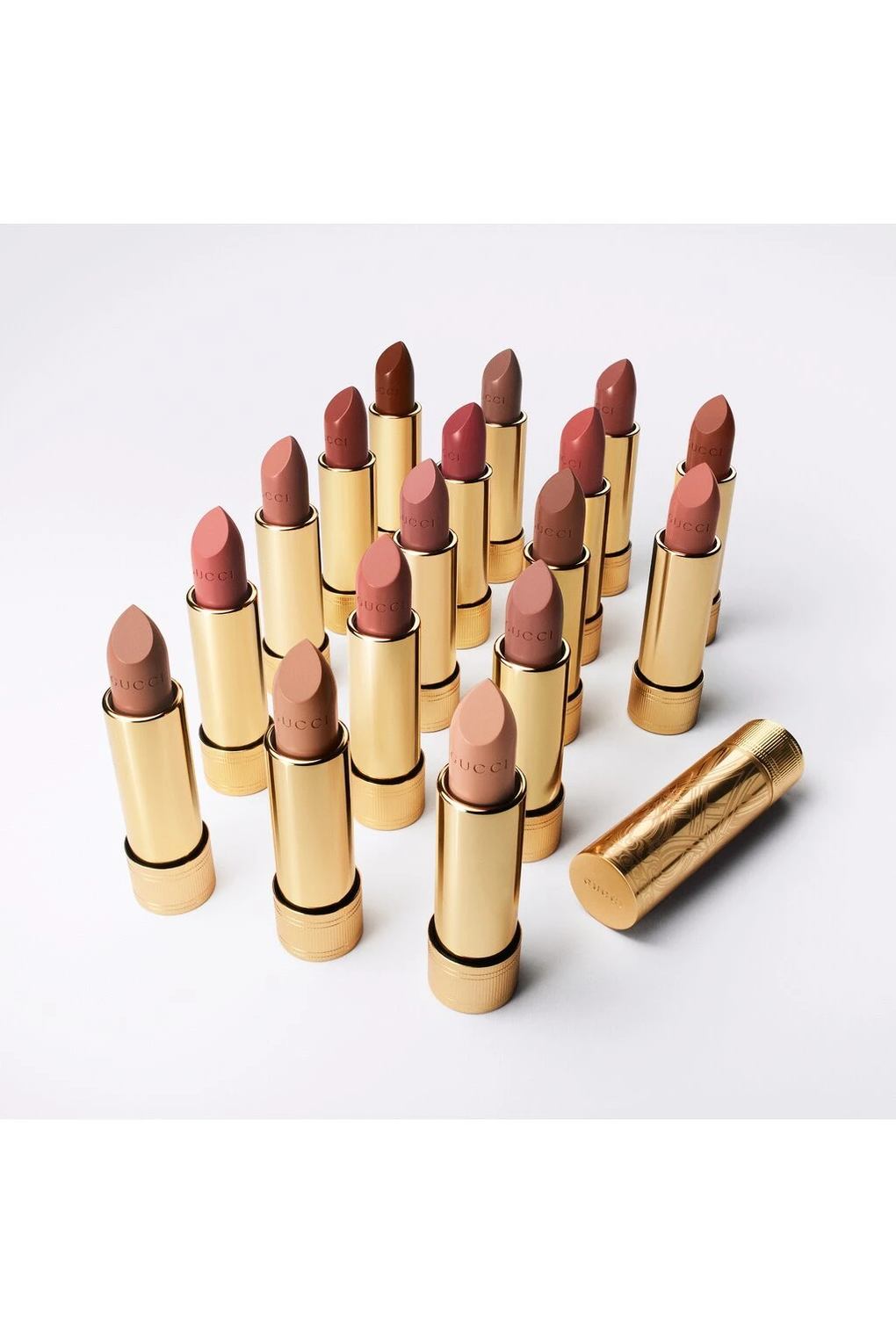 Губная помада Gucci Rouge L vres Satin Lipstick, 3,5 г №. 700 - Кристально-черный. Фото 4.