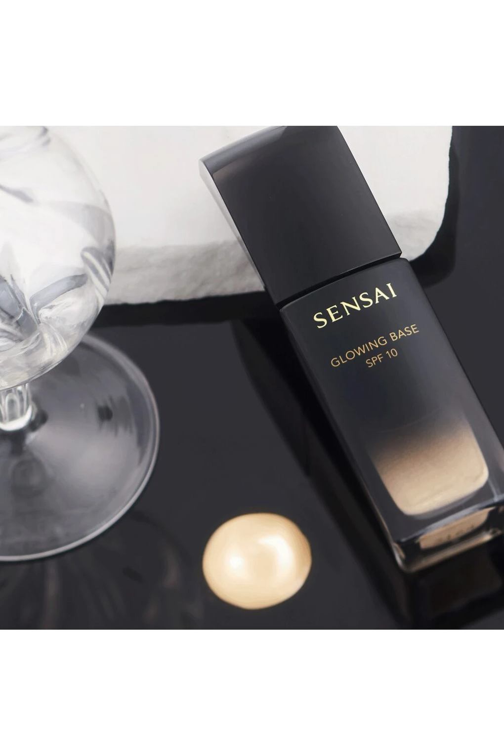 База-праймер Sensai Glowing Base Primer, 30 мл Прозрачная. Фото 2.