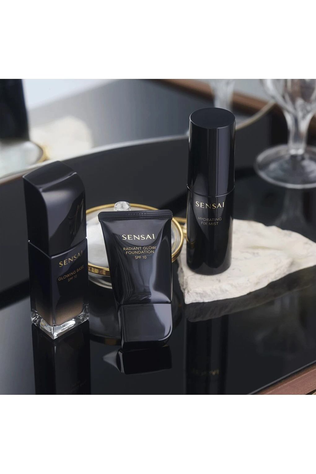 База-праймер Sensai Glowing Base Primer, 30 мл Прозрачная. Фото 3.