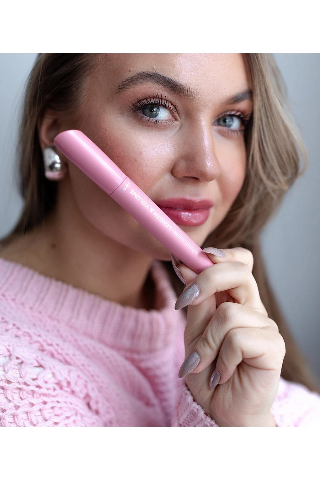 Тушь для ресниц Lumene Color Cosmetics Nordic Berry Length & Volume Mascara, 9 мл Коричневый. Фото 4.