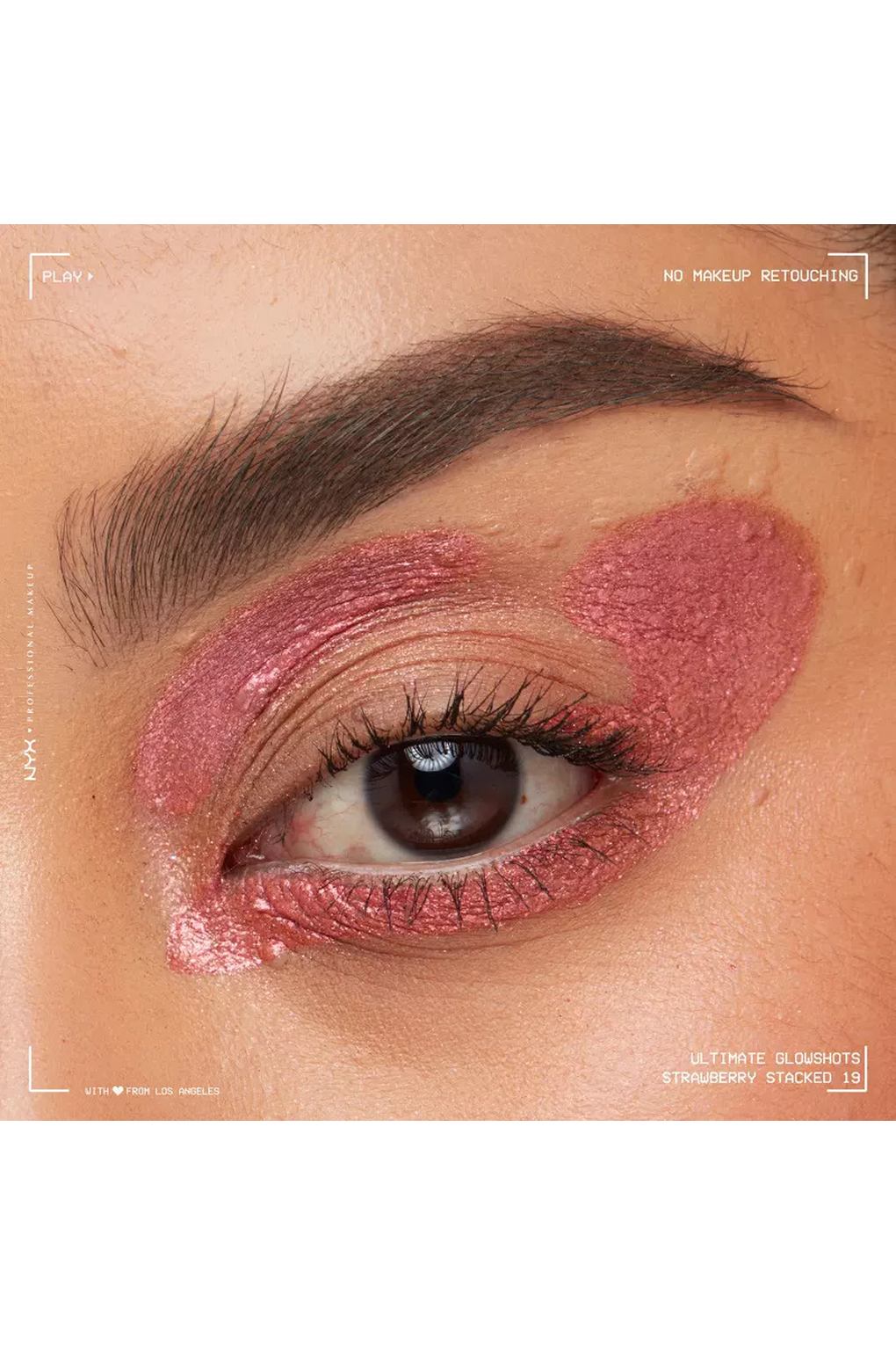 Тени для век NYX Professional Makeup Ultimate Glow Shots Liquid Eyeshadow 19 Strawberry Stacked, 7,5 мл. Фото 3.