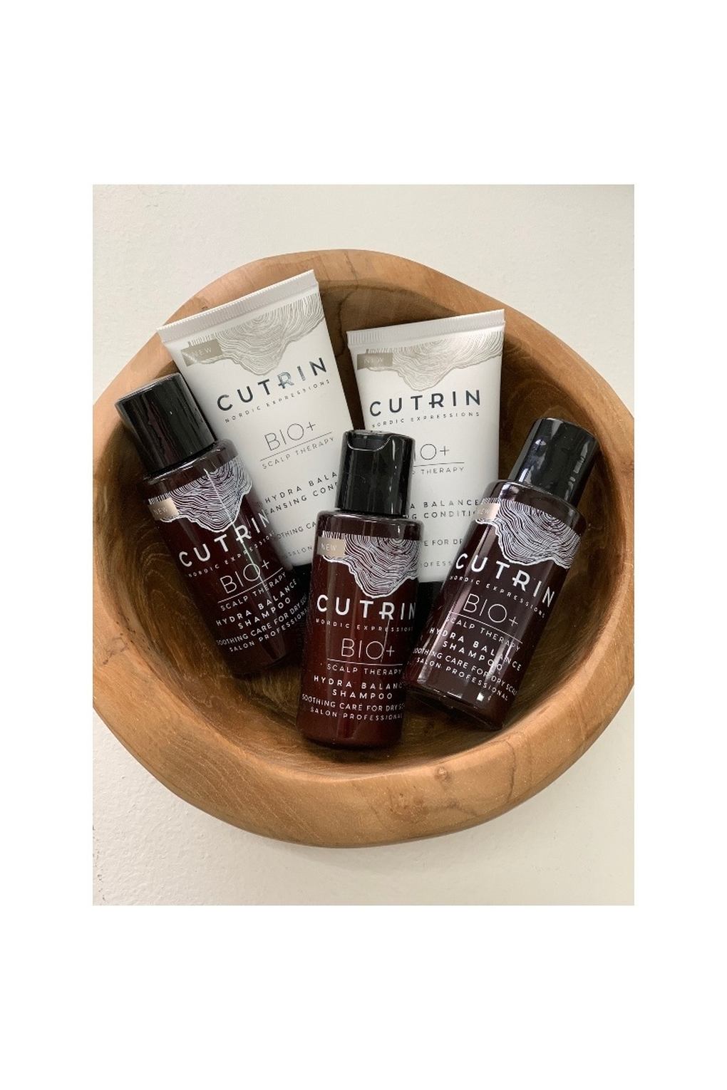Шампунь для волос Cutrin BIO+ Hydra Balance Shampoo, 250 мл. Фото 4.