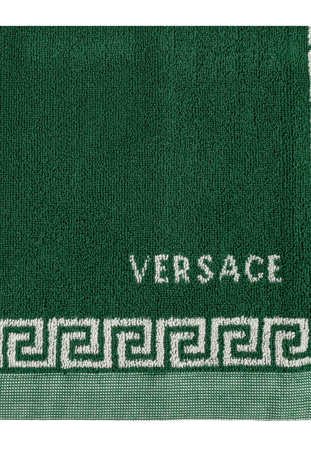 Банное полотенце с логотипом Versace. Фото 3.