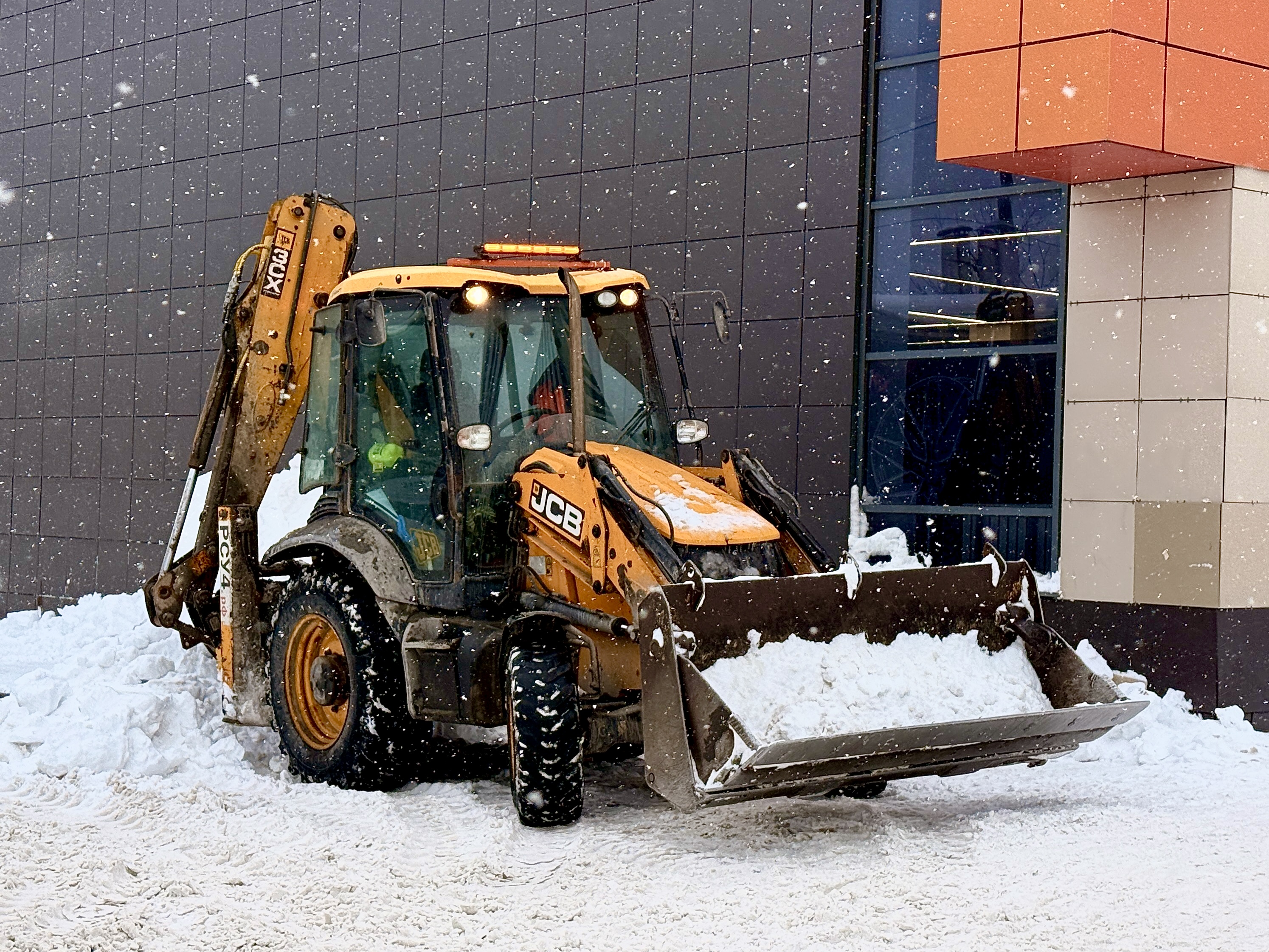 Снежные ЧП в Шалинском МО: что происходит после трагедии с детьми в Сылве