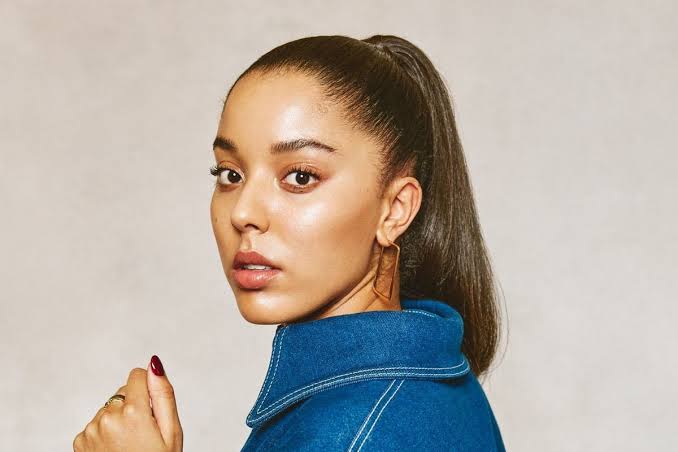 Grace Carter — PianoKafe.com
