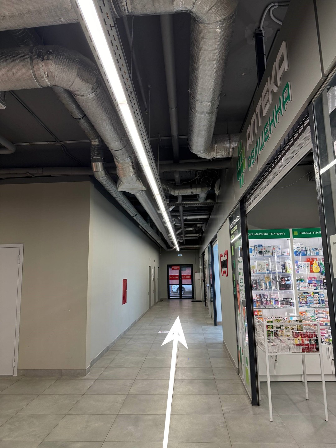 04. Поворот направо и прямо (к лифтам) (1)