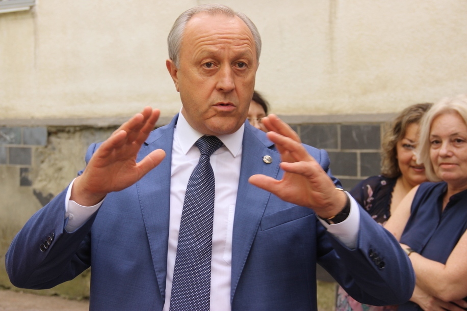Наталья Караман - Валерию Радаеву: Неужели Ваши чиновники заслужили роста содержания в полтора раза?
