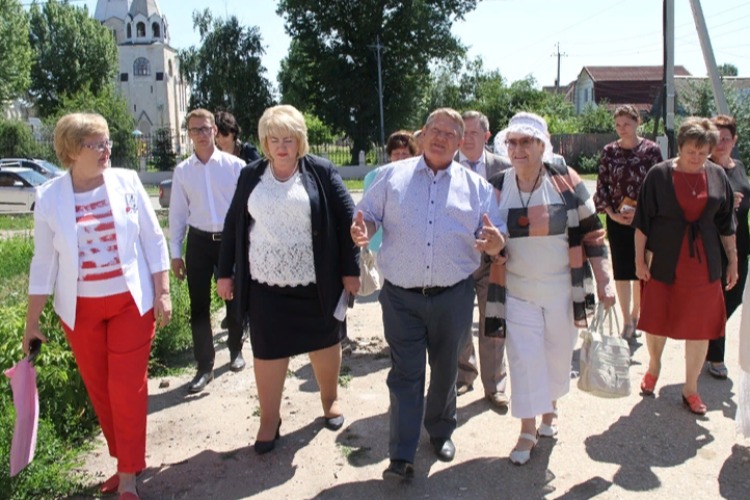 Визит депутата Панкова. Прогулялся по старому Балакову и прошелся по стороннику Навального