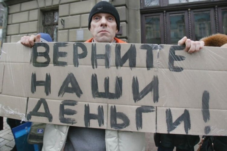 А может, перекрыть трассу еще не поздно