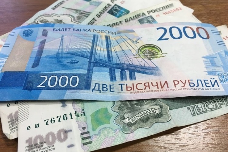 Средняя зарплата в Саратовской области выросла на 2 тысячи рублей
