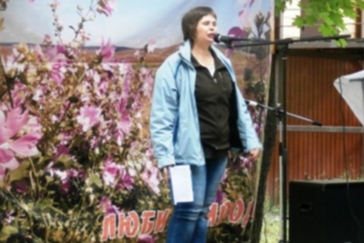 Член литературного клуба Балакова выступила на фестивале поэзии