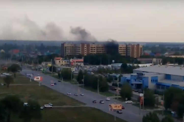 Горящий мусор балаковцы приняли за пожар в Медсанчасти