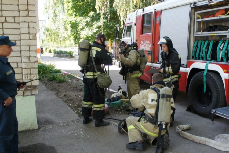 При пожарной тревоге в детском саде № 41 никто не спасовал