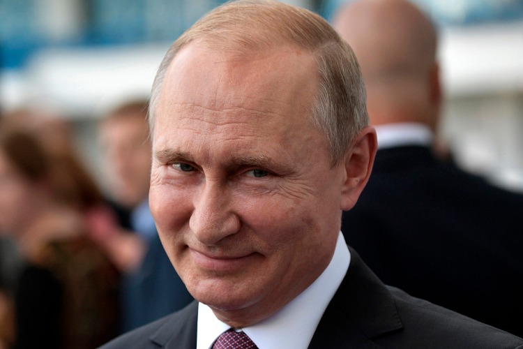 ВЦИОМ: почти 71% россиян доверяют В. Путину